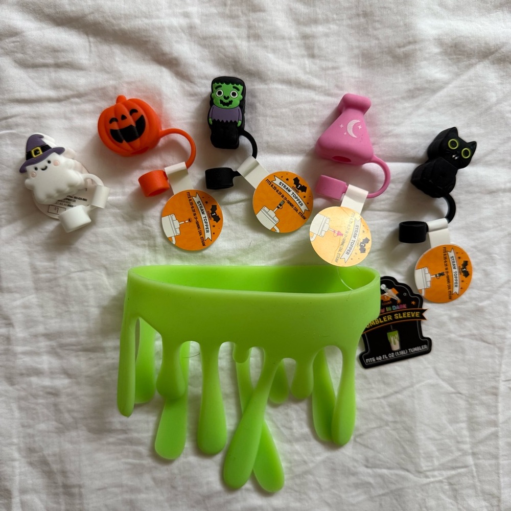 NWT Halloween Stanley straw cover topper Glow in the Dark Spooky Slime sleeve